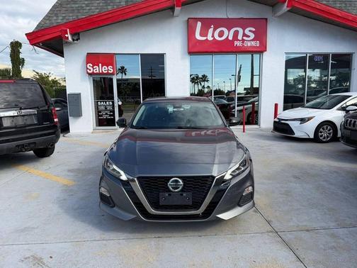 2021 Nissan Altima SR FWD