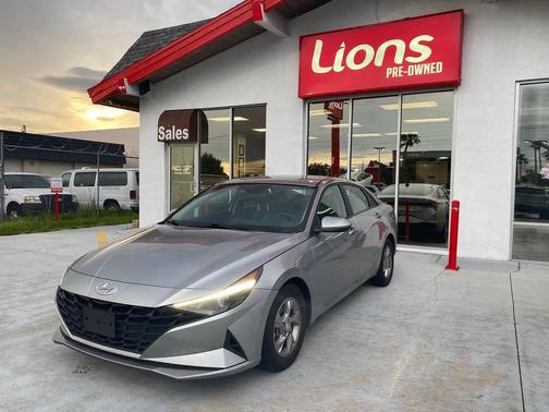 2021 Hyundai ELANTRA SE