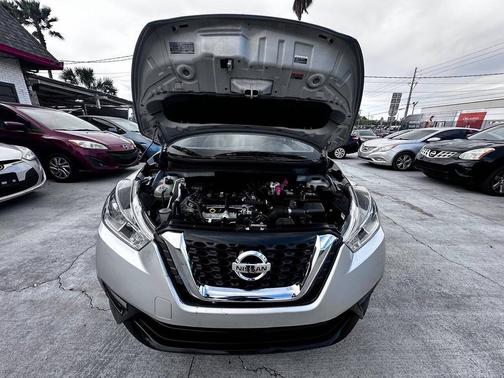 2020 Nissan Kicks S