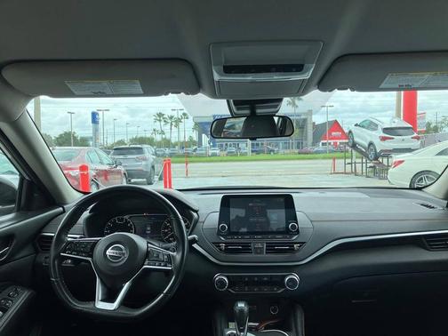 2020 Nissan Altima SR FWD