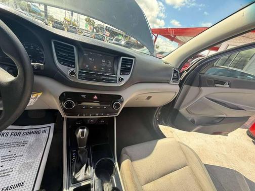 2018 Hyundai TUCSON SEL