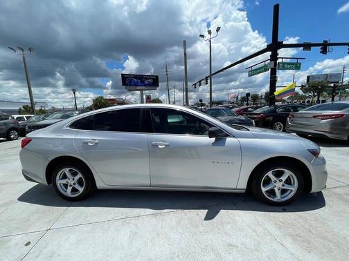 Silver Ice Metallic 2018 Chevrolet Malibu 1LS