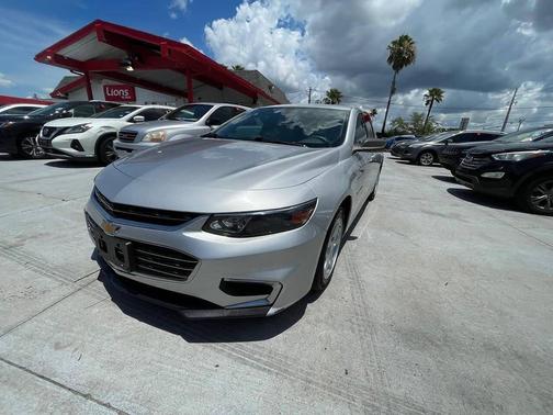 Silver Ice Metallic 2018 Chevrolet Malibu 1LS