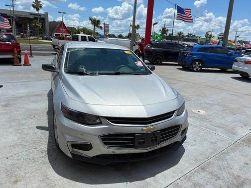 Silver Ice Metallic 2018 Chevrolet Malibu 1LS