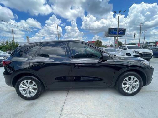 Agate Black Metallic 2025 Ford Escape Active