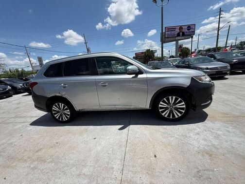 Alloy Silver Metallic 2020 Mitsubishi Outlander SEL