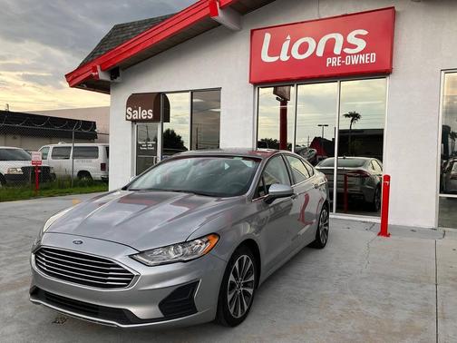 2020 Ford Fusion SE