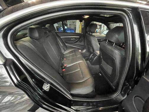 Black Sapphire Metallic 2018 BMW 330 330i 4dr Sedan