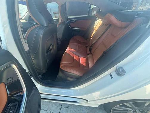 2015 Volvo S60 T6 Platinum