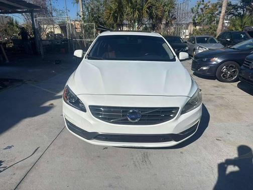 2015 Volvo S60 T6 Platinum