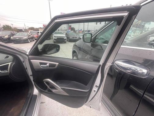 2014 Hyundai Veloster Base