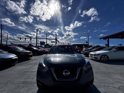 2018 Nissan Kicks SR