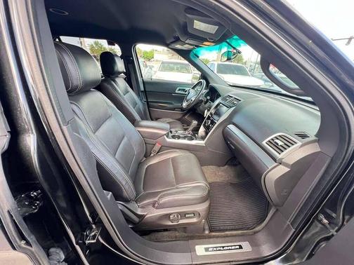 Tuxedo Black Metallic 2014 Ford Explorer Sport