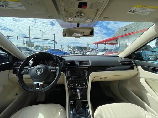 2014 Volkswagen Passat 1.8T Auto SEL Premium
