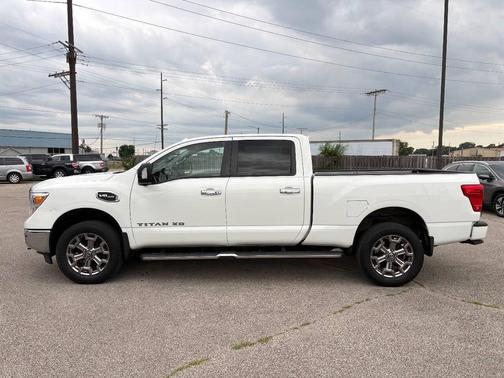 Glacier White 2018 Nissan Titan XD SV