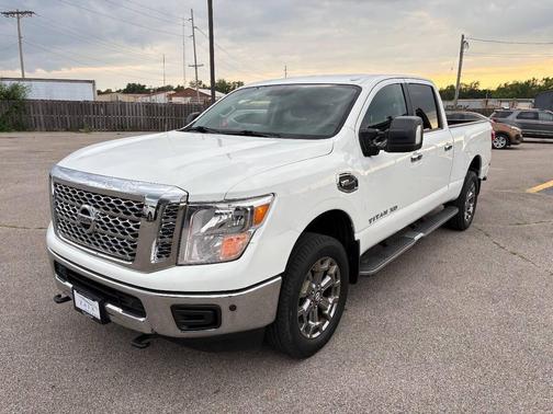 Glacier White 2018 Nissan Titan XD SV