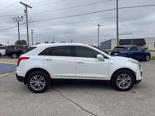 Crystal White Tricoat 2018 Cadillac XT5 Luxury