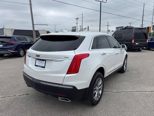 Crystal White Tricoat 2018 Cadillac XT5 Luxury
