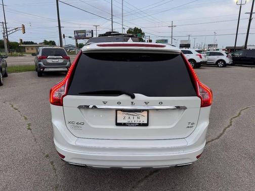 Ice White 2016 Volvo XC60 T6 Drive-E Platinum