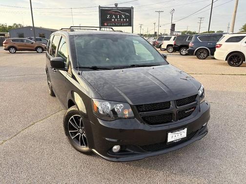 Black Onyx Crystal Pearlcoat 2019 Dodge Grand Caravan GT