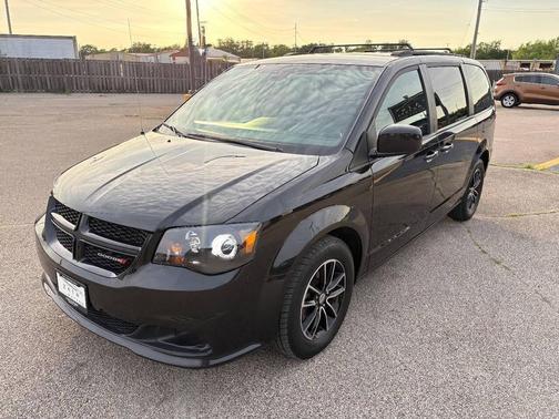 Black Onyx Crystal Pearlcoat 2019 Dodge Grand Caravan GT