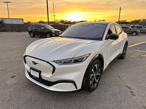 Star White Metallic Tri-Coat 2021 Ford Mustang Mach-E Premium
