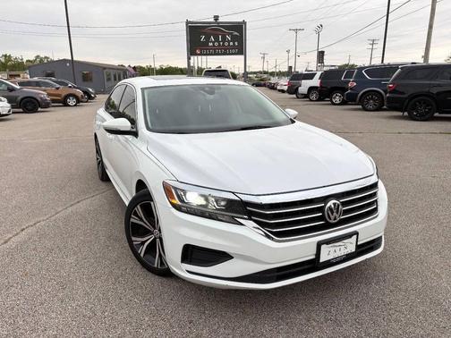 Pure White 2021 Volkswagen Passat 2.0T SE