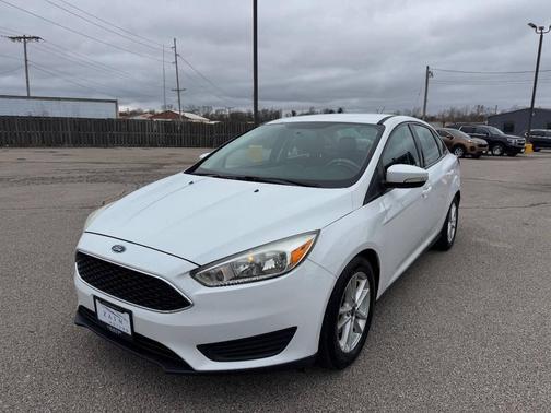 Oxford White 2016 Ford Focus SE