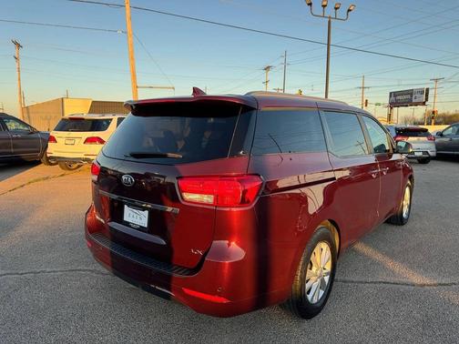 2017 Kia Sedona LX
