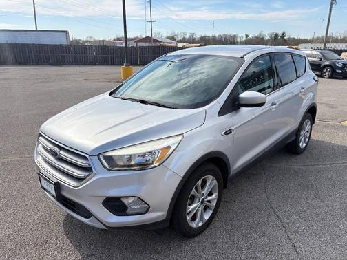 Ingot Silver 2017 Ford Escape SE
