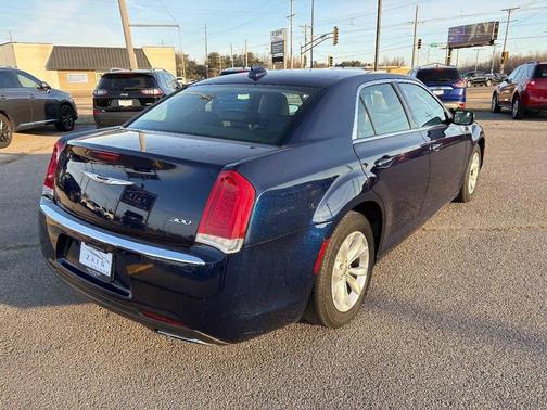 2016 Chrysler 300 Limited