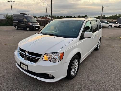 White Knuckle Clearcoat 2019 Dodge Grand Caravan SXT