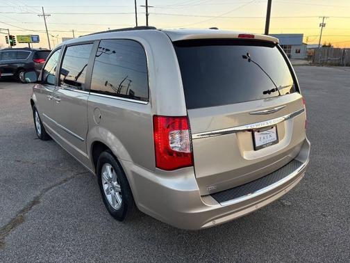 2012 Chrysler Town & Country Touring