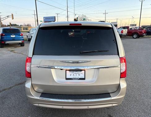 2012 Chrysler Town & Country Touring