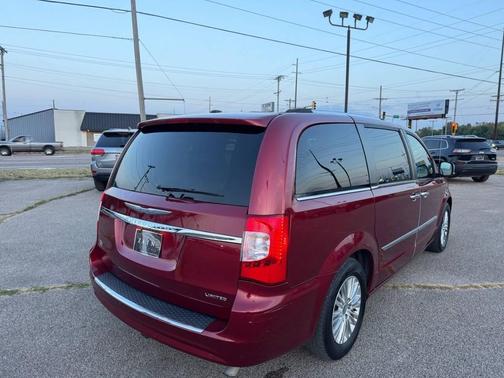 2011 Chrysler Town & Country Limited