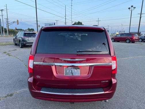 2011 Chrysler Town & Country Limited
