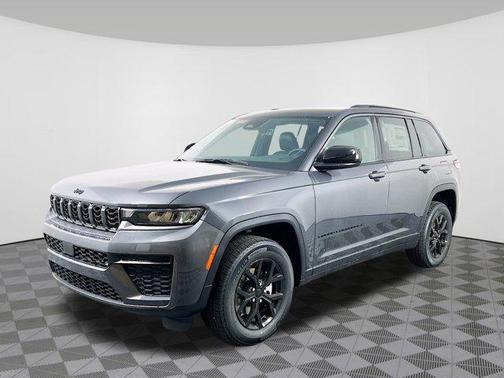 Baltic Gray Metallic Clearcoat 2026 Jeep Grand Cherokee Altitude