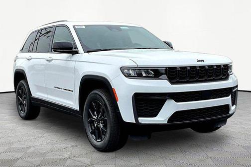 Bright White Clearcoat 2026 Jeep Grand Cherokee Altitude
