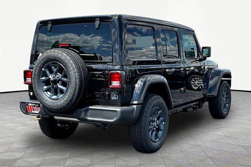 Black Clearcoat 2026 Jeep Wrangler 85th Anniversary