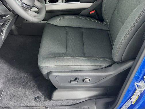 Hydro Blue Pearlcoat 2026 RAM 1500 Big Horn/Lone Star