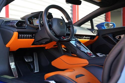 2020 Lamborghini Huracan EVO Base