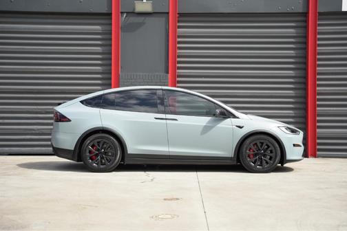 2023 Tesla Model X Plaid