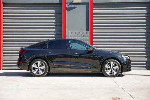 2024 Audi Q8 e-tron S line Premium