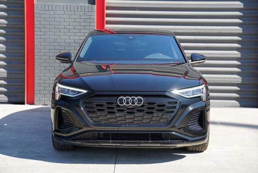 2024 Audi Q8 e-tron S line Premium