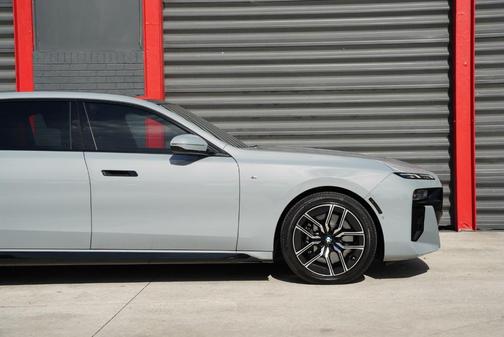 Brooklyn Gray Metallic 2023 BMW 760 760i xDrive