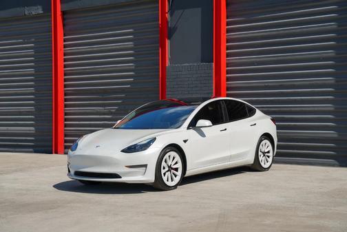 2023 Tesla Model 3 Base
