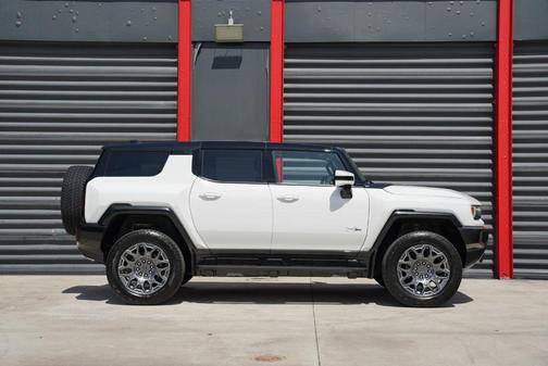 White 2025 GMC HUMMER EV SUV 3X