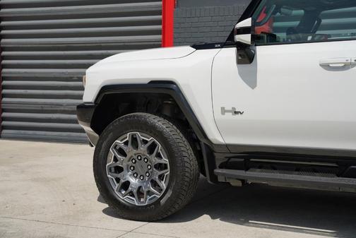 White 2025 GMC HUMMER EV SUV 3X