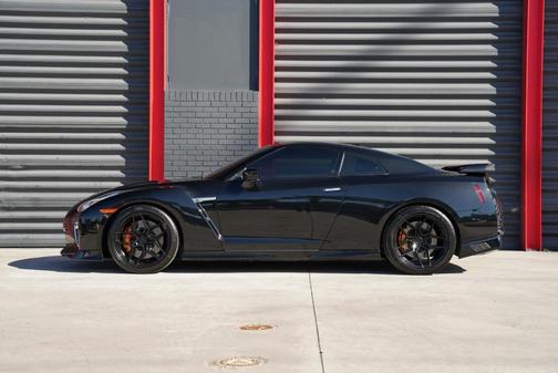 2023 Nissan GT-R Premium