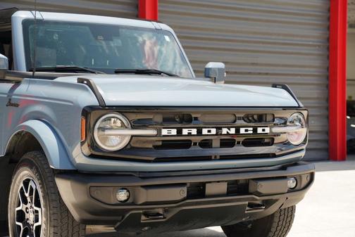 Azure Gray Metallic 2023 Ford Bronco